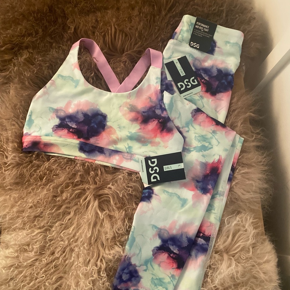 NWT- DSG Sports Bra and Legging Set- Size Large